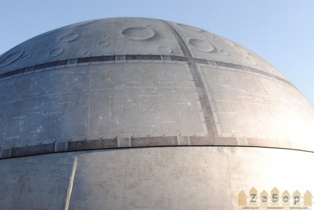 Купол сферического кинотеатра в Запорожье