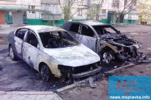 сгорели три машины в Мелитополе