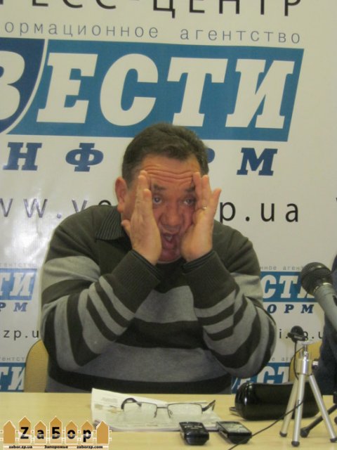 Бенюк Богдан в Запорожье кривляется Бенюк Богдан в Запорожье кривляется