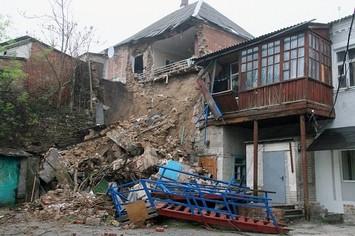 обвалился дом в Мелитополе обвалился дом в Мелитополе
