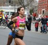 марафон бегущая девушка